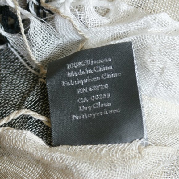 NWOT Vince Camuto scarf - Picture 6 of 7